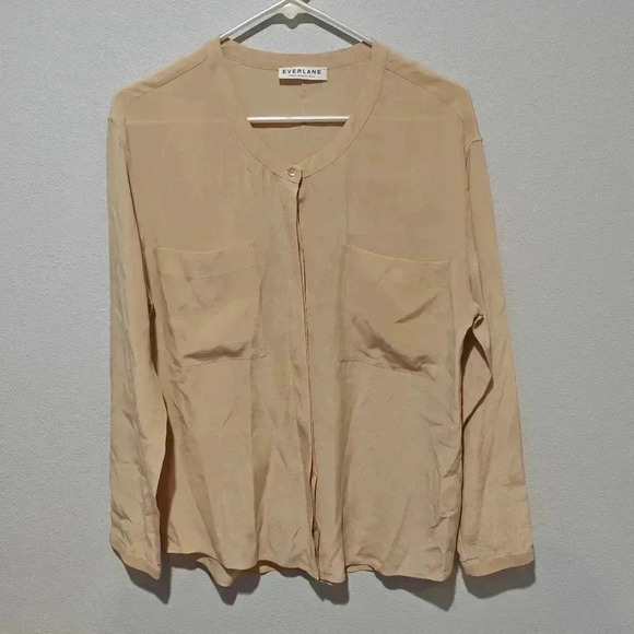 Everlane Silk Blouse Medium Button Down Boxy Pockets - Picture 2 of 6